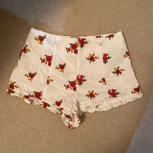 Adorable patterned floral shorts